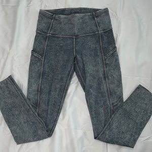 Lululemon leggings with pockets